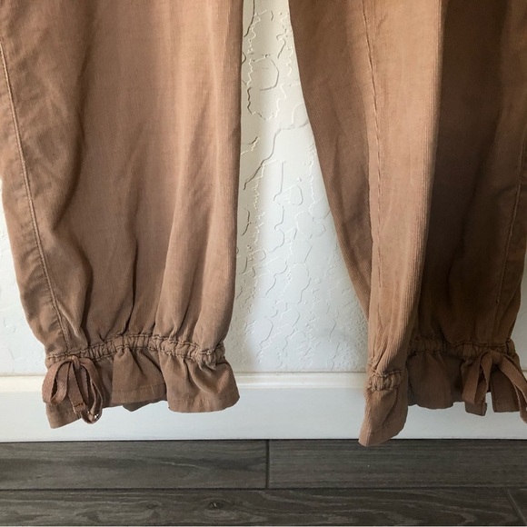 Vintage Tan Corduroy Long sleeve Jumpsuit, Cargo style & ruffle hem•••Jeanology - Picture 9 of 15